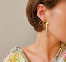 Load image into Gallery viewer, Long Drop Bow Earrings
